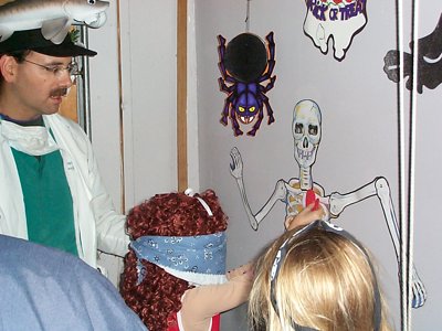 ./2001/Halloween/thumbDCP01121.JPG"