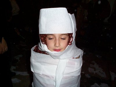 ./2001/Halloween/thumbDCP01131.JPG"