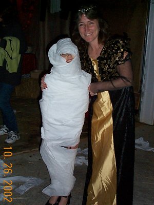 ./2002/Halloween/thumbVDCP01849.JPG"