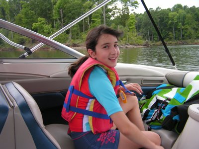 ./2004/Boating/thumbRollins7-29-0004.JPG"