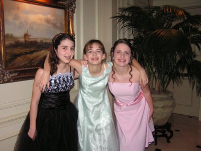./2006/Cotillion/thumbCotillion0007.JPG"
