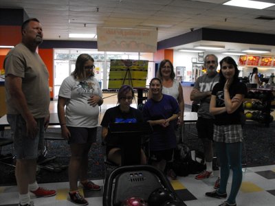 ./2011/Bowling/thumbDSCF1236.JPG"