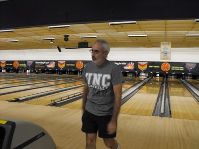 ./2011/Bowling/thumbDSCF1237.JPG"