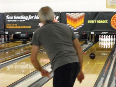 ./2011/Bowling/thumbDSCF1248.JPG"