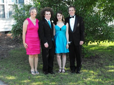 ./2011/Prom/thumbDSCF0261.JPG"
